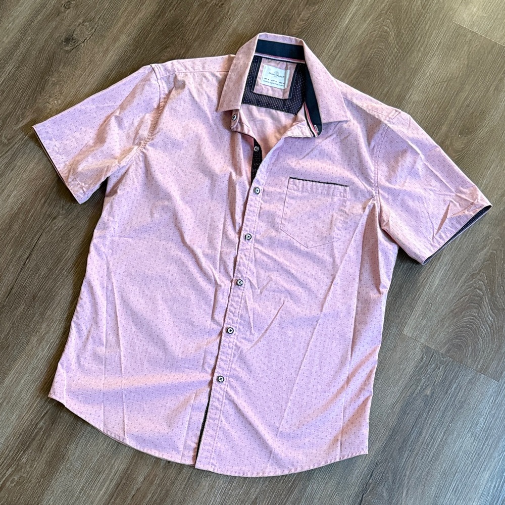 NWOT Men's Pink Short Sleeve Button Down Shirt